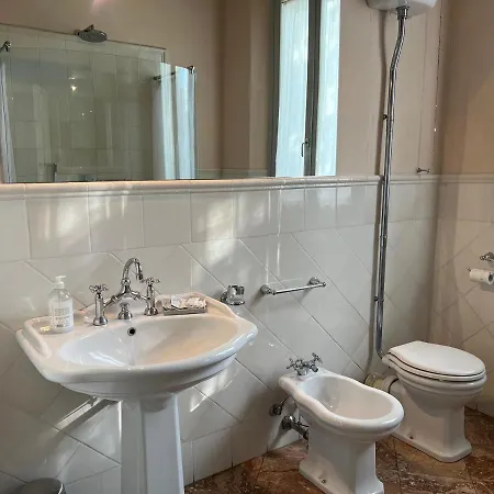Alojamento de Acomodação e Pequeno-almoço A Casa Di Paola 2*