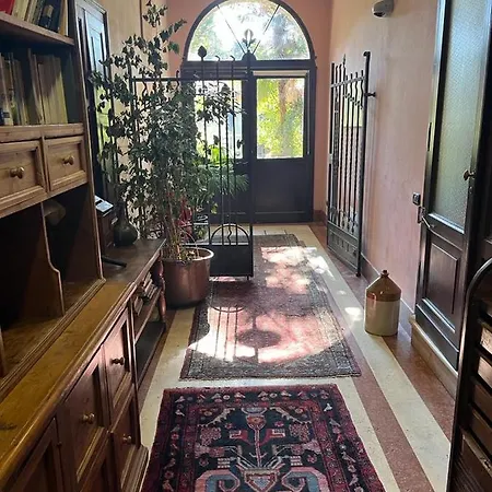 Alojamento de Acomodação e Pequeno-almoço A Casa Di Paola 2*